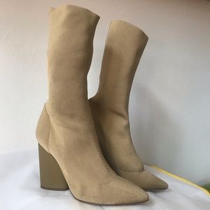 Yeezy AUTHENTIC ankle boots size 8 almost new